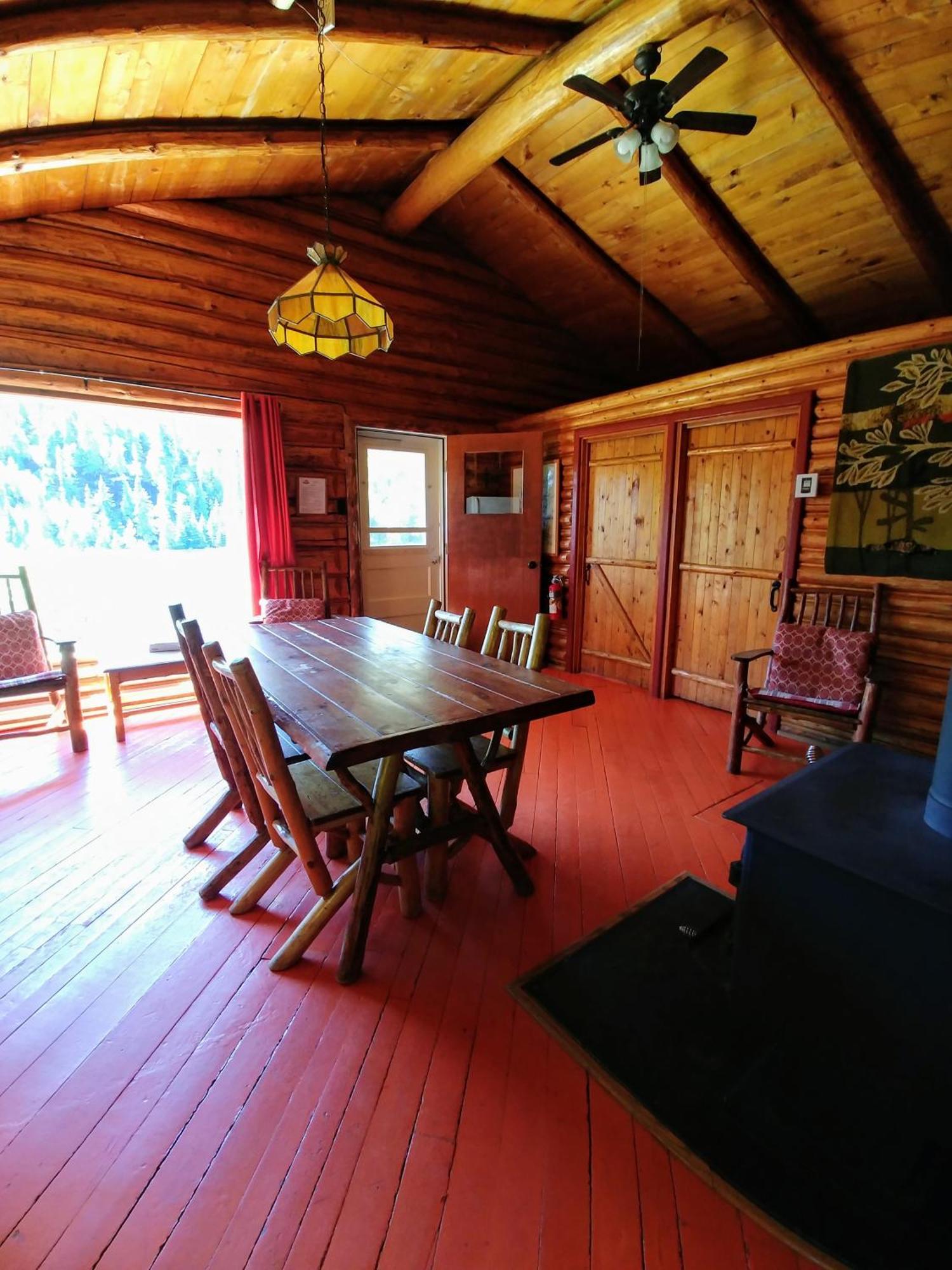 Kan-A-Mouche Pourvoirie Auberge Et Chalets Saint-Michel Cameră foto